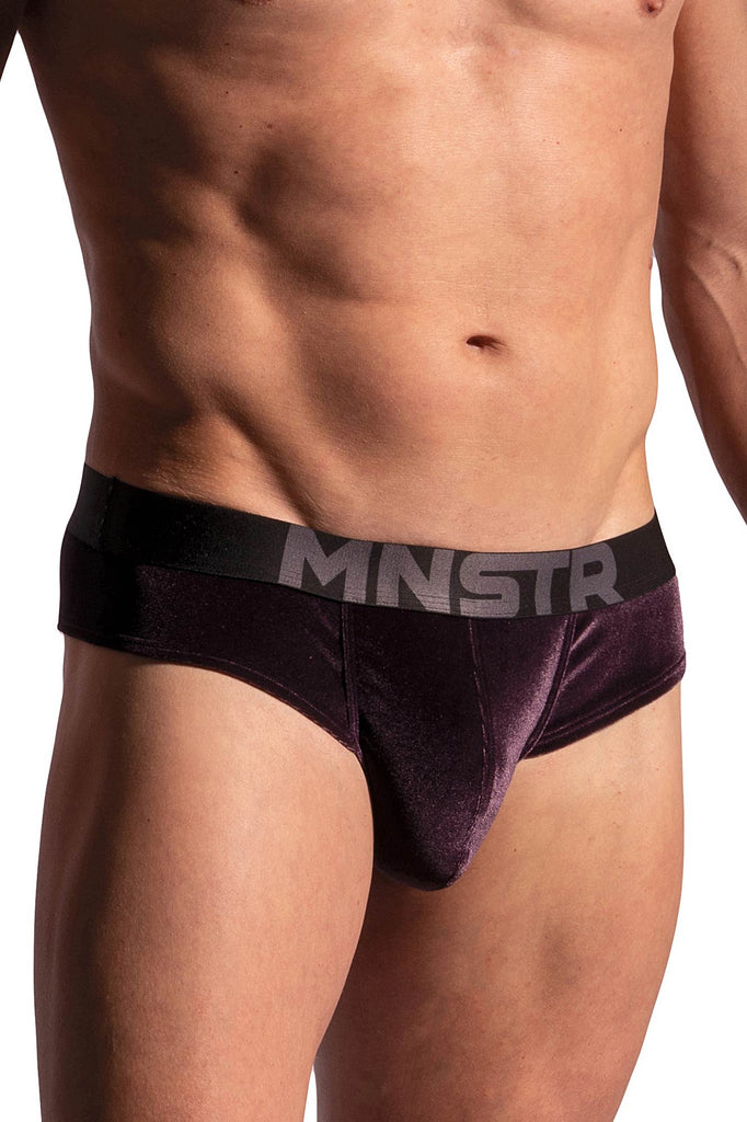 Manstore Cheeky Brief M2234 aus violettem Samt